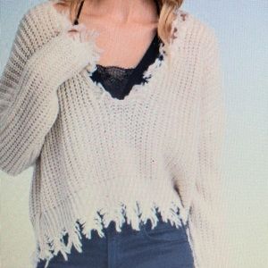 🌺Storia Fringe Sweater🌺